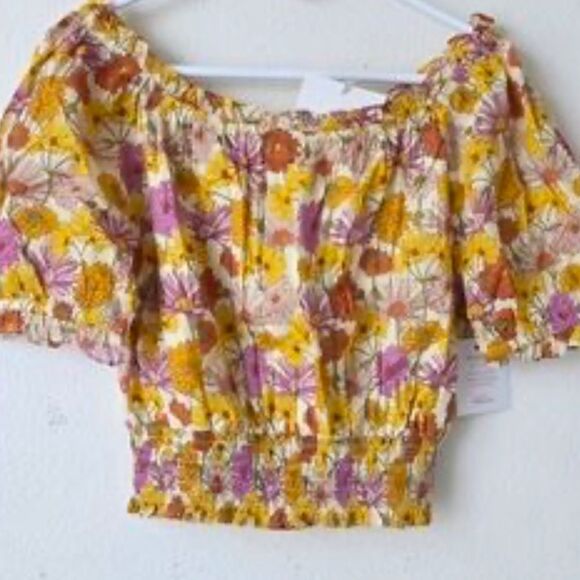 Olivia James, the label medium Floral Off-Shoulder floral Smocked Top - Picture 2 of 7